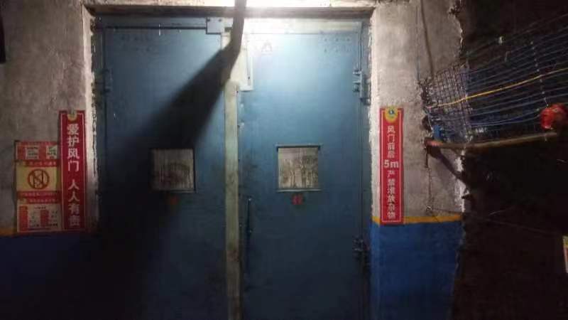 單軌吊無(wú)壓風(fēng)門(mén)